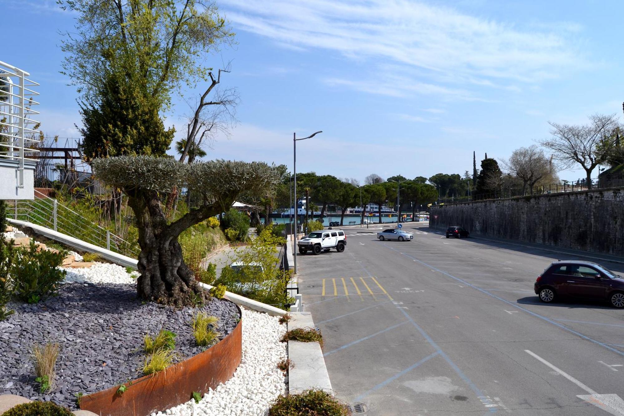 Aura Mura Peschiera del Garda Buitenkant foto