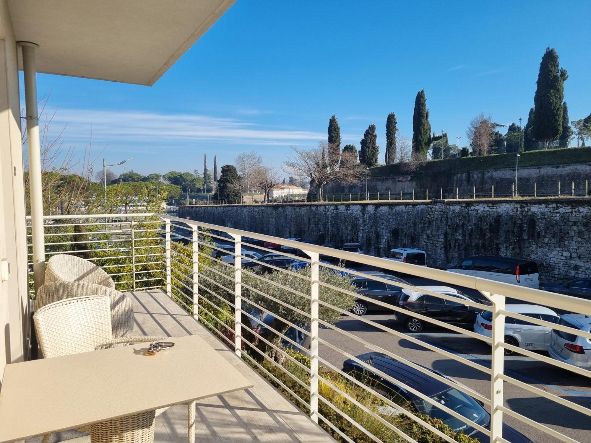 Aura Mura Peschiera del Garda Buitenkant foto
